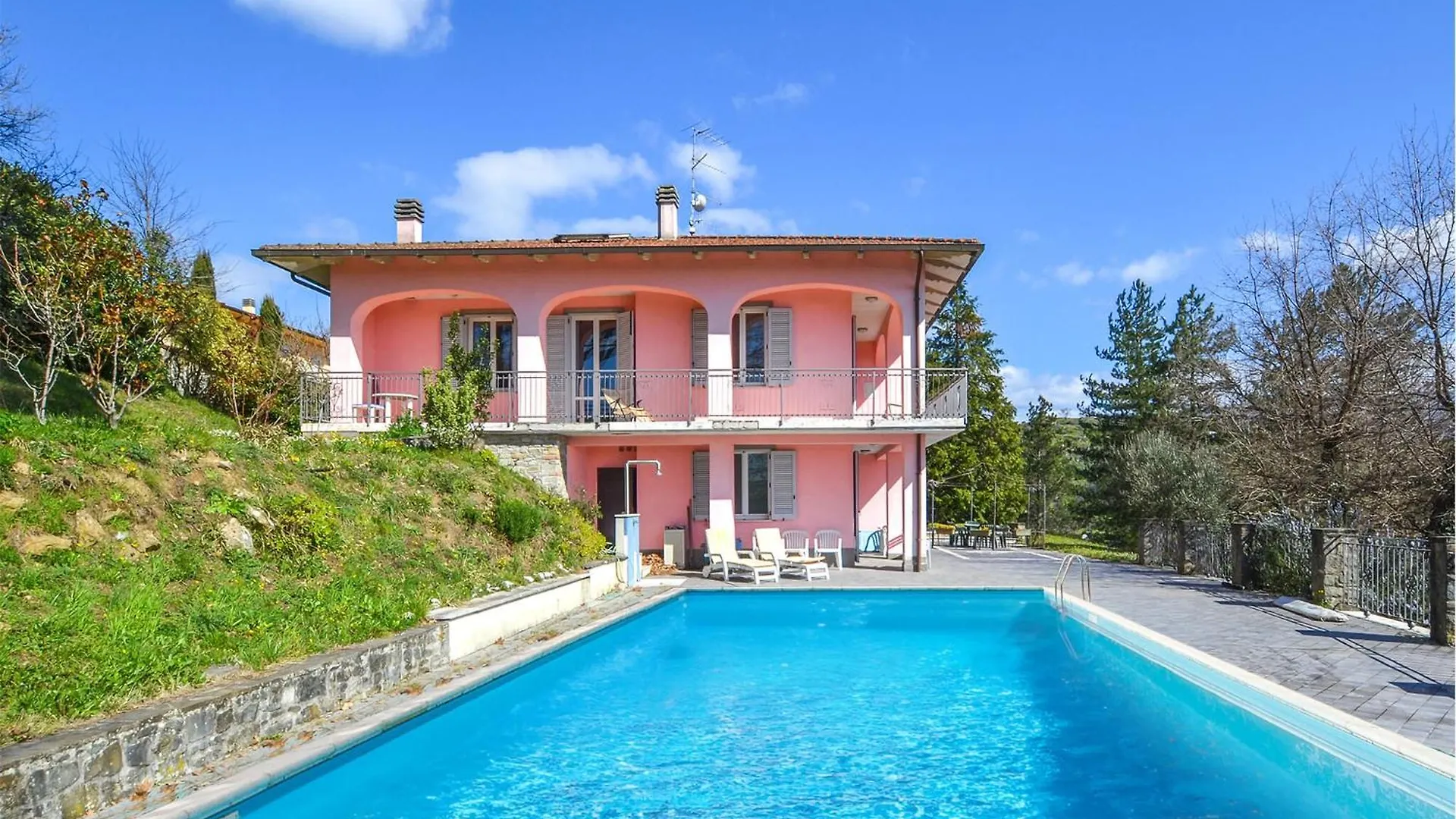 Awesome Home In Capolona